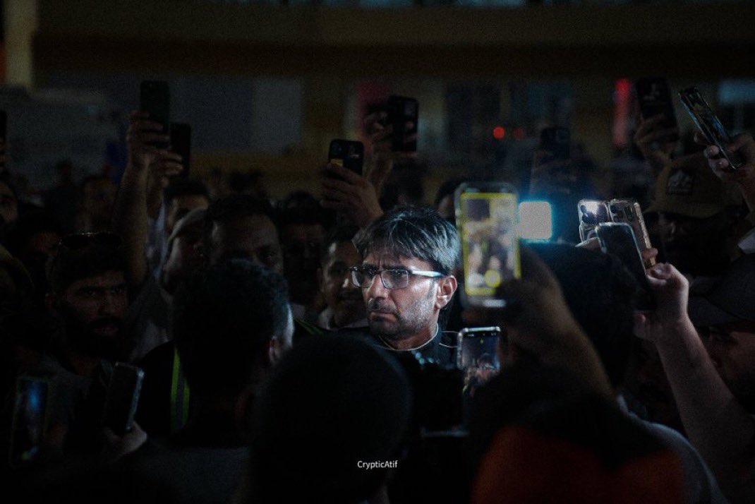 اليوم في شوارب بتحترق بالحلبة
مشكلة لاجاك صغير مثل التورة للحين
مايعرف حجم اللي اكبر منه 

ألف مبروك #هشام_الملا مقدماً
وامنيتي اخر مره لهشام الملا يلعب مع الصغنونين ذول