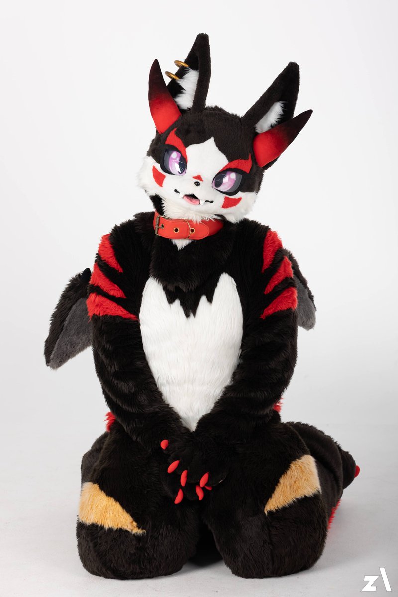 너가 돌아오기를 기다리고 있어 ... 😶‍🌫️

📸 : <a href="/zhumook/">주묵 (朱墨)</a> 

#FursuitFriday