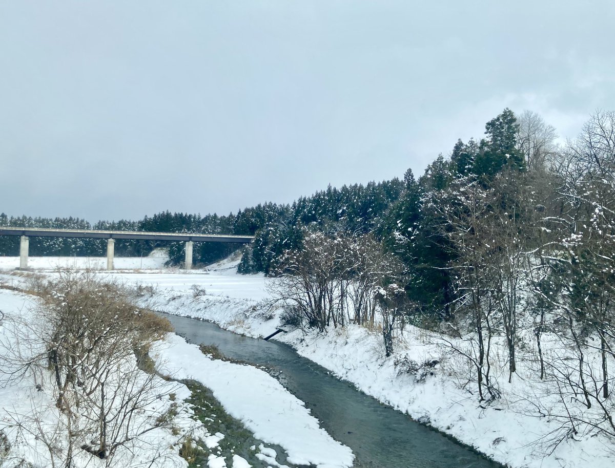 道中、車窓写真家の魂も忘れない。天気がコロコロ変わった
