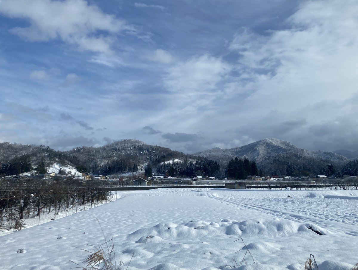 道中、車窓写真家の魂も忘れない。天気がコロコロ変わった