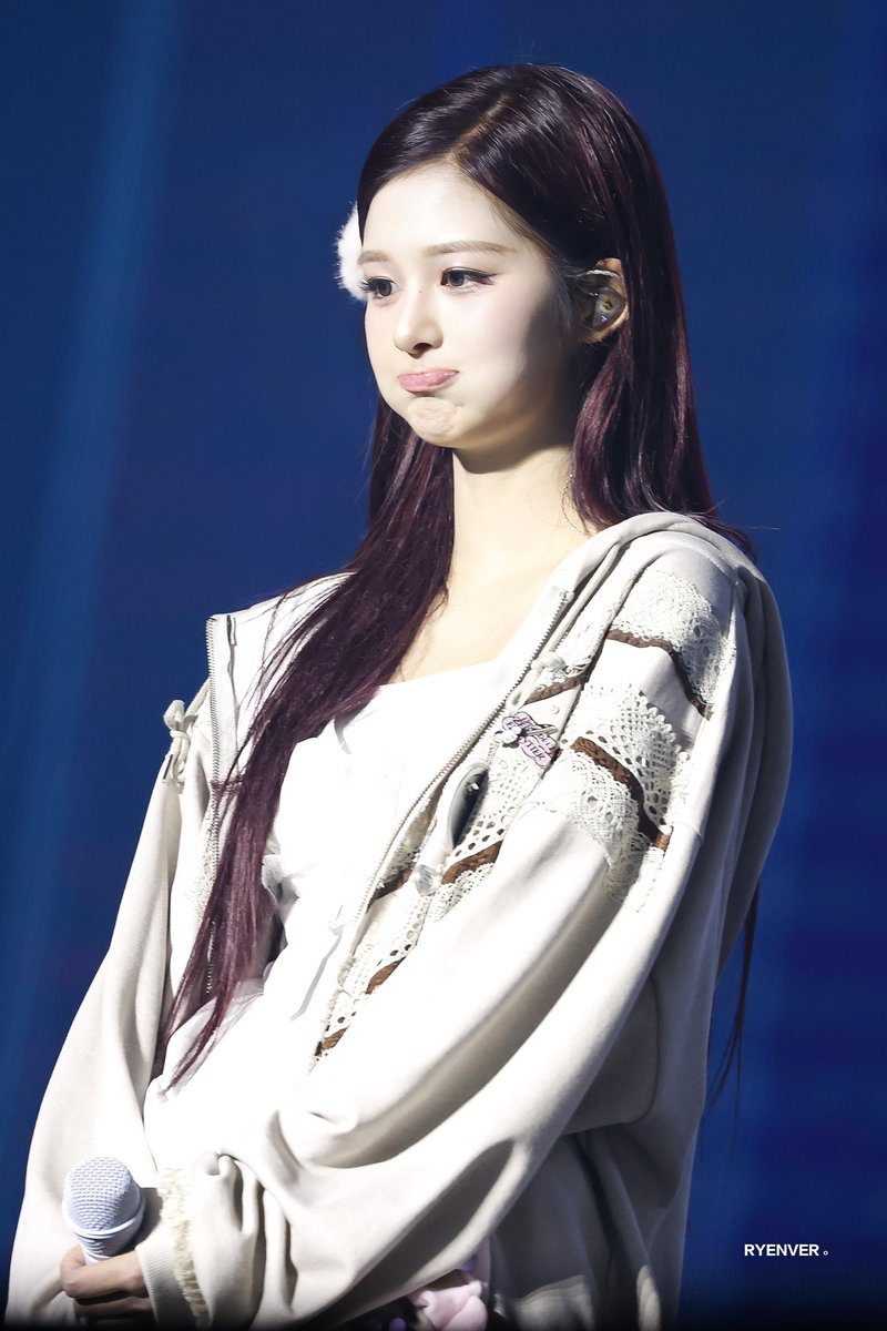 RYENVER_'s tweet photo. 251130 
만두 
#NMIXX #엔믹스 
#SULLYOON #설윤 https://t.co/2TocrjzvPt