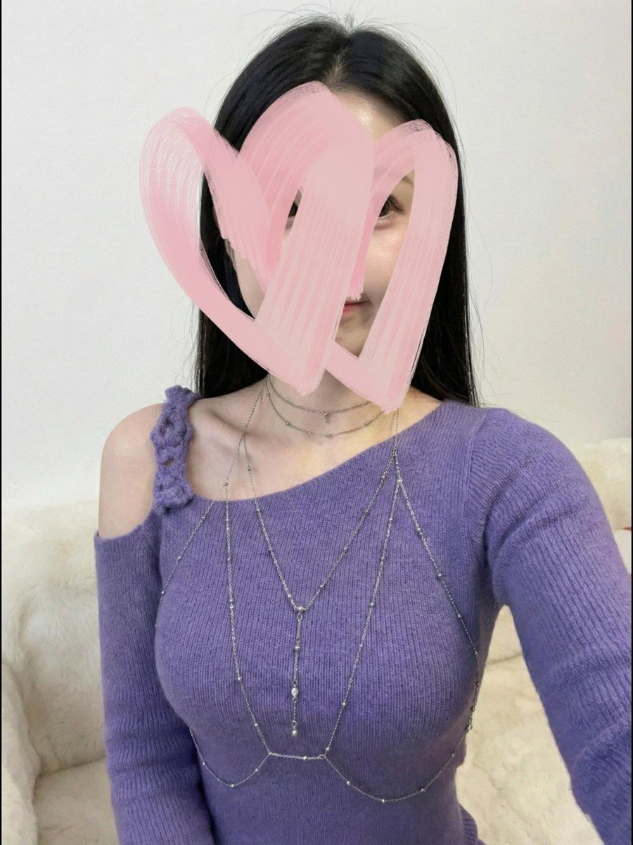 胸链是不是买大了，还是🐻小了 https://t.co/T5rlp10lsk
