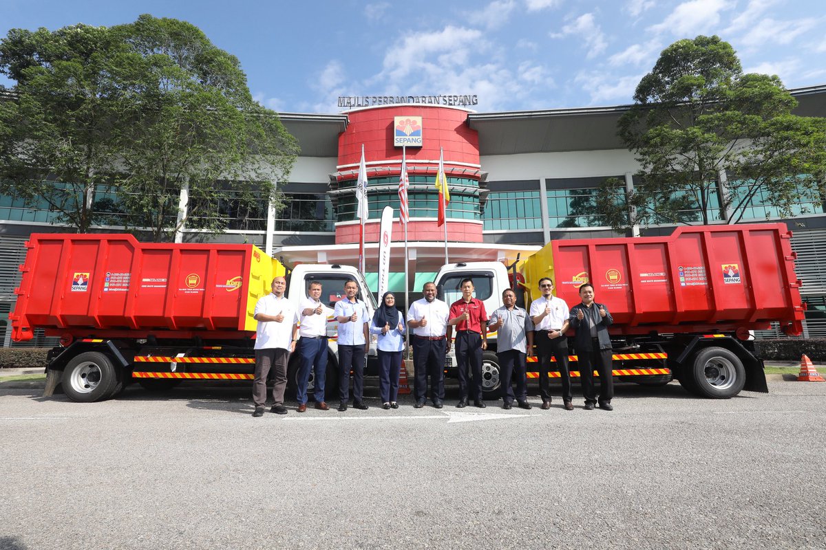 5 Disember 2025| Sekitar Majlis Penyerahan Lori Kompaktor dan Armroll Baharu KDEB Waste Management Di Bawah Pentadbiran Majlis Perbandaran Sepang