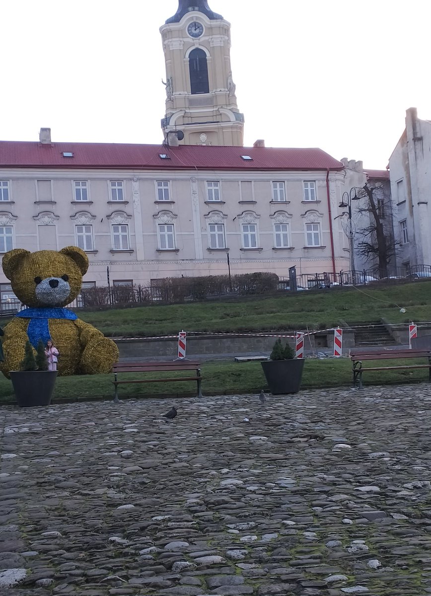 Witajcie!dziś znów pogoda dopisuje,ciepło nawet słońce się pokazało!😊🌞mamy misia zamiast Mikołaja!!!😃narazie,,!