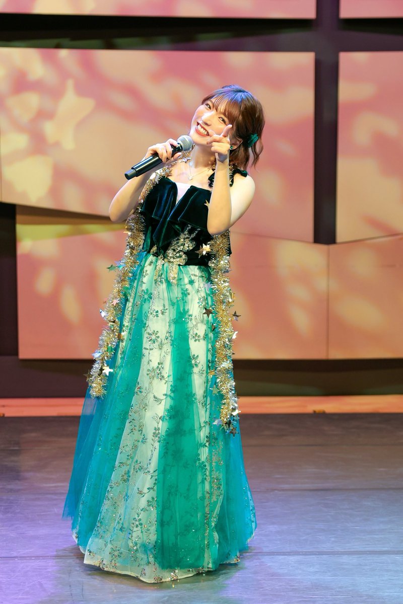 arikachin's tweet photo. #サンラグ

今回メインの曲はかずはちゃんとアナと雪の女王の『お祝いの鐘』を歌いました🎵　
ダンサーの皆様が可愛かった〜🥹❄️

あと『だれにだってお誕生日』も🎂
楽しかったなぁ🥹

皆様楽しんでいただけましたでしょうか🎄✨
次回も出演できますように🤍

ありがとうございました❣️ https://t.co/ntrkfZO3UR