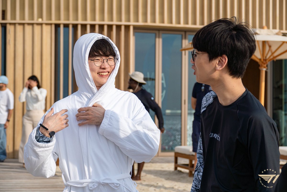 T1 VACATION with <a href="/VisitRedSea/">The Red Sea | البحر الأحمر</a> 

해양스포츠를 즐긴 후 스파까지 완벽한 힐링!🌊✨
️Water Sports &amp; Spa : Perfect vacation vibes! 🌊✨

#TogetherAs1 #TheRedSea <a href="/RedSeaGlobal/">Red Sea Global</a>