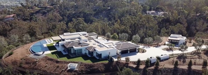 markcrypto8's tweet image. January 2026 is expected to be bullish for $RIO 🔥

SEC is releasing a new regulatory framework in Jan 2026 called the   "Innovation Exemption”, designed to help crypto companies launch &amp;amp; test new product, such as tokenized assets

The @realio_network CEO @derekboirun has…