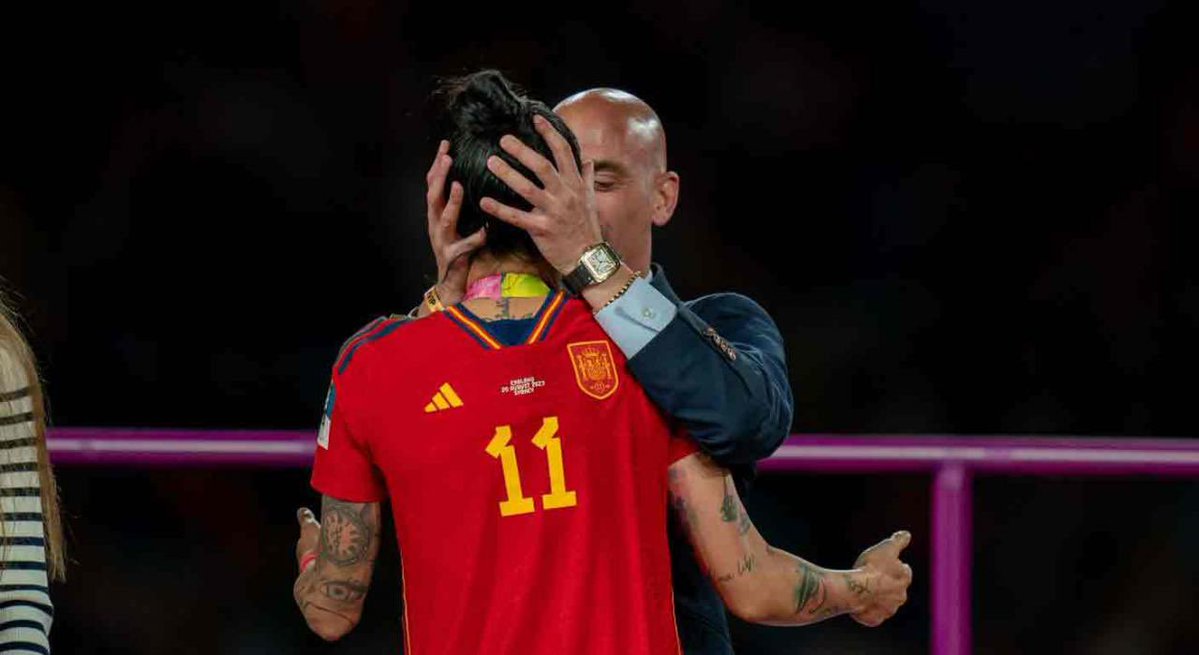 unaicano10's tweet image. Pidieron cárcel para un chaval por cuatro cánticos en un colegio mayor.

Han conseguido que se condene a Rubiales por un pico consentido.

Pero entierran denuncias contra abusadores sexuales de su partido.

La izquierda desprecia a la mujer, sólo la instrumentaliza por los votos.