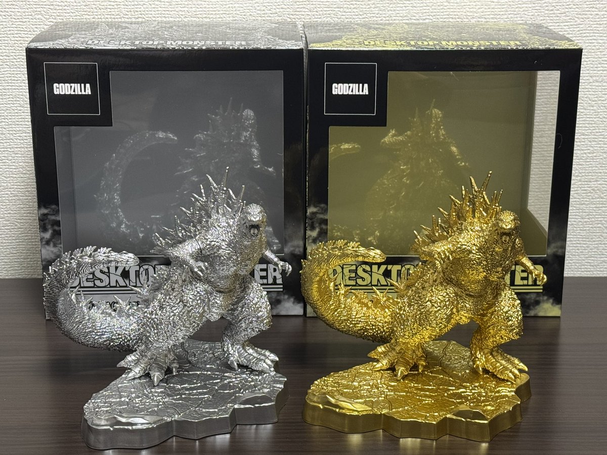 DESKTOP MONSTER ゴジラ(2023) ドンキ限定 ゴールドVer. シルバー Ver