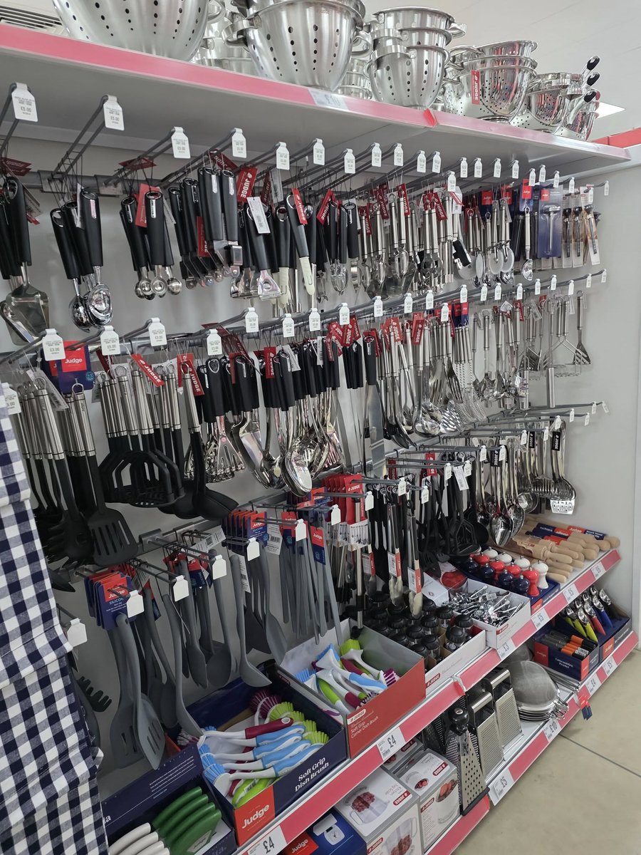 PrinceBishops's tweet image. Christmas Day is nearly here, and you&apos;ll need the best kitchen utensils to help you tackle cooking Christmas dinner. 🍴

TJ Hughes has a new kitchen department that stocks Judge kitchen accessories and utensils! 🎄

#PrinceBishopsPlace #TJHughes #Judge #VisitDurham #Durham