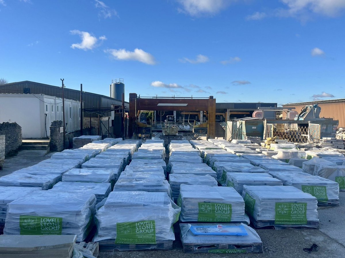 Beneath the crisp winter sky, we’ve just packed over 500m² of stunning Purbeck stone paving—ready and raring to transform the Bargate public realm in Southampton. Exciting times ahead as we help breathe new life into this historic city centre with our British Stone.