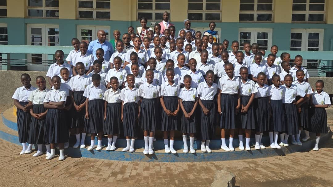 Projet EEGIR : Forte implication des élèves pour le cours d'éducation civique et morale. Engagement des femmes et jeunes filles pour améliorer leur littéracie, numératie et éveil psychosocial. Le  🇨🇦 est fier de promouvoir l'égalité des genres en RDC.
<a href="/DevPaix/">Développement et Paix - Caritas Canada</a>
<a href="/Cenco_officiel/">CENCO RDC officiel</a>