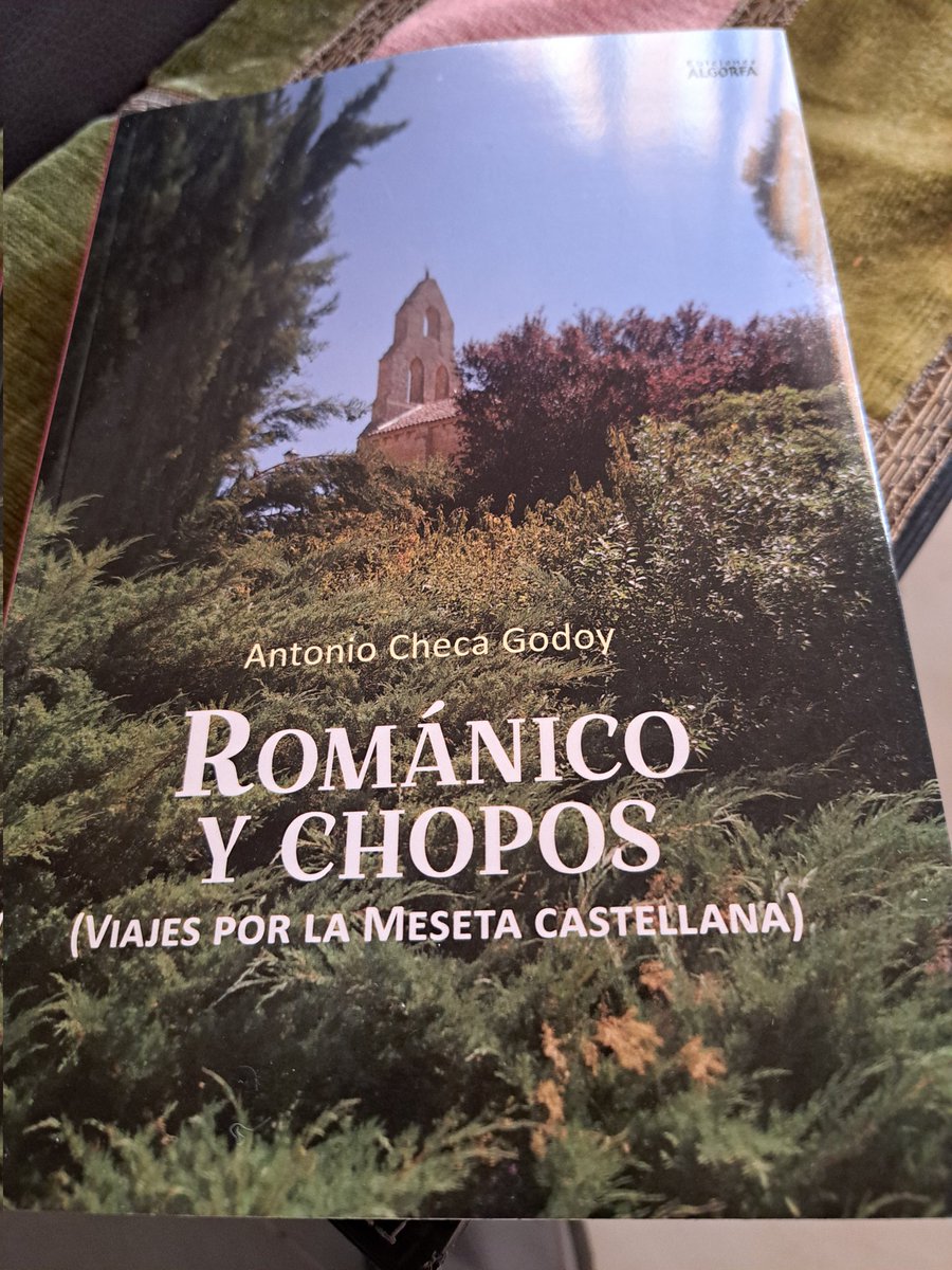 edALGORFA's tweet image. El exdecano de la Facultad  de Periodismo de Sevilla, Antonio Checa, gran viajero y profuso escritor nos regala esta obra de viajes por la Meseta Castellana.
