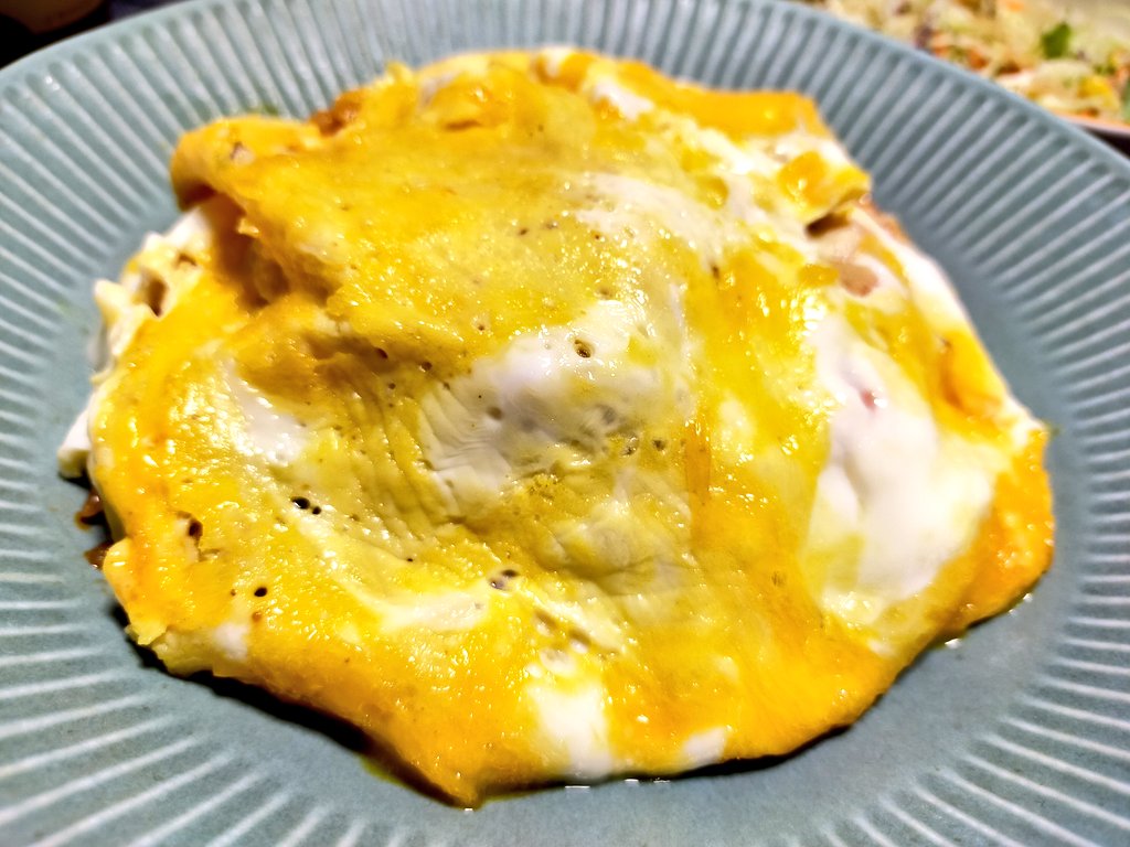 rirakuma_360's tweet image. 綺麗に卵をのせることを諦めたオムレツを食べながらPLL観てる。
アルカディア面白そうやのう〜✨
ベヒーモスぽかった。
#FF14 #PLL