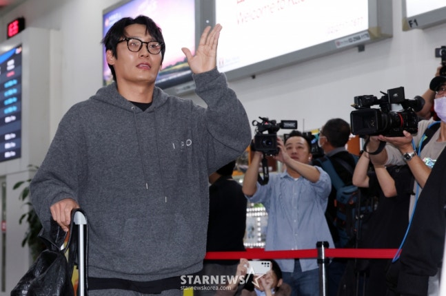 와 대만 입국장에 ㅋㅋ 포토라인 있나봐