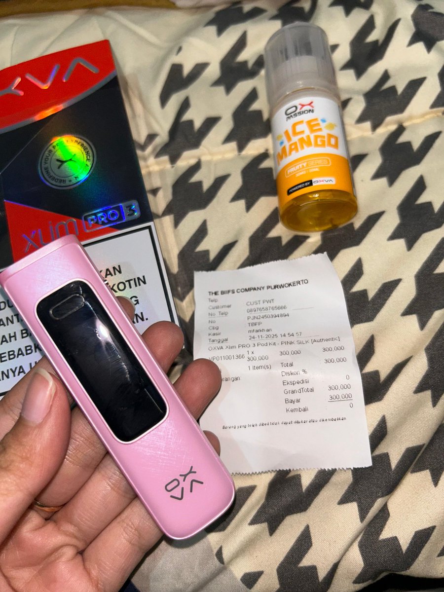 Exvaluation's tweet photo. WTS POD OXVA PRO 3 (pemakaian cewe)

Pemakaian baru sebentar banget, no minus minus, include liquid oxpassion ice mango 30mg. price: 300k, dom Purwokerto https://t.co/WsxRSOjwF6