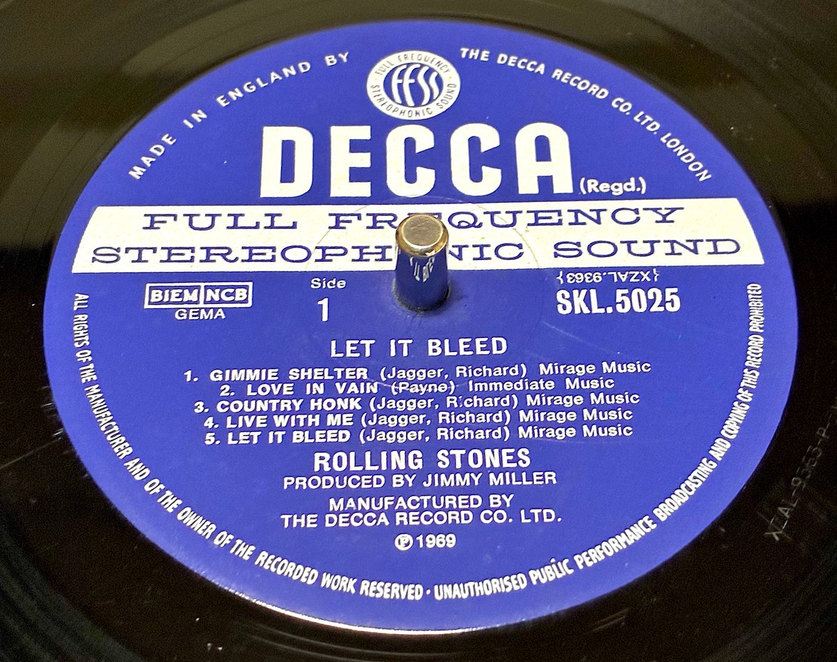 iTakato321's tweet photo. Let It Bleed
1969年12月5日(金)大安に発売
(日本盤は年明け)
この順番で聴いてる(全部stereo)
UKオリジ→1970年日本盤初版→1988年再発日本盤→2019年50周年記念盤
聴き比べた感想は返信に
#RollingStones #LetItBleed #vinyl #56thAnniversary
#ローリング・ストーンズ
#レット・イット・ブリード https://t.co/c5qdUmLiEO
