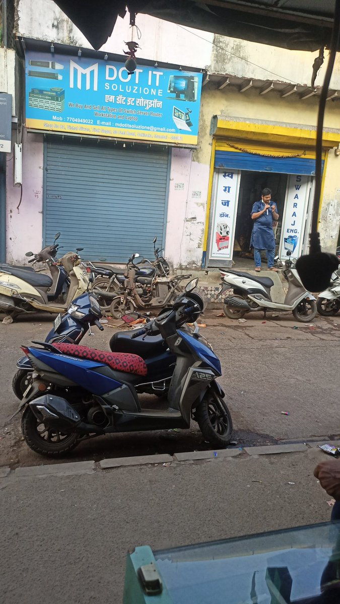 Your yulu <a href="/YuluBike/">Yulu</a> is spotted at Lokmanya tilak nagar इन front ऑफ Loksewa मेडिकल sakinaka 90 फीट mumbai