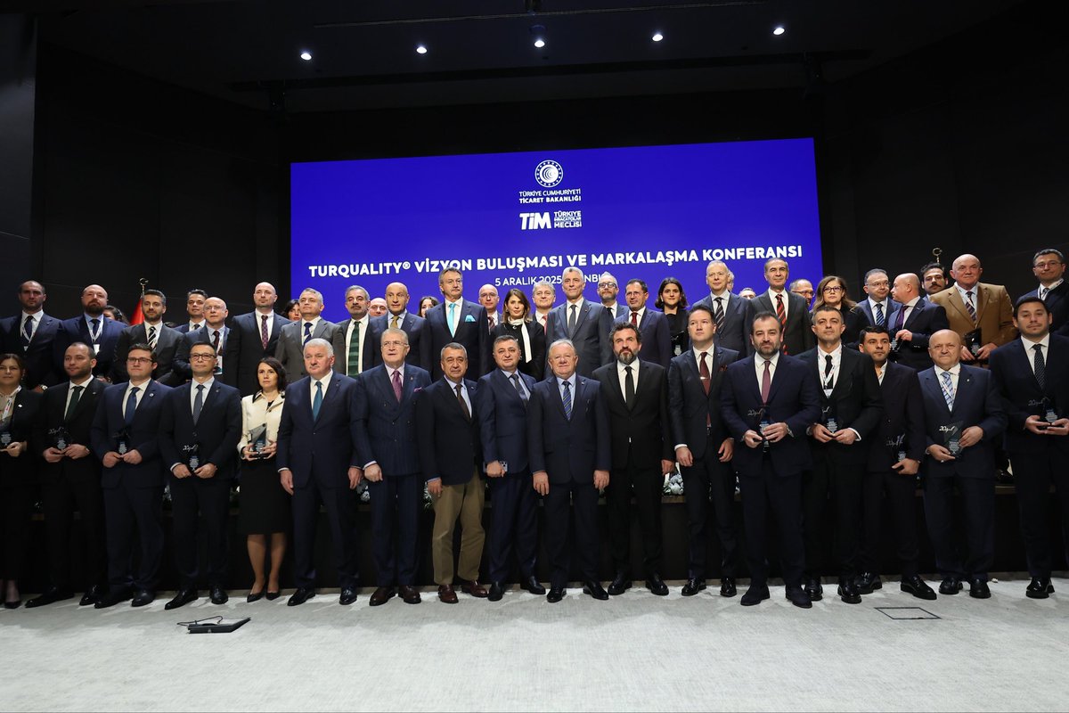 Bugün İstanbul’da, ülkemizin markalaşma serüvenine yön veren çok kıymetli bir buluşmada; TURQUALITY®️ Ailesi, iş dünyamız, ihracatçılarımız, akademisyenlerimiz ve paydaşlarımızla aynı çatı altında bir araya geldik.

TURQUALITY®️ Programı, tam 20 yıldır Türkiye’nin kalkınma