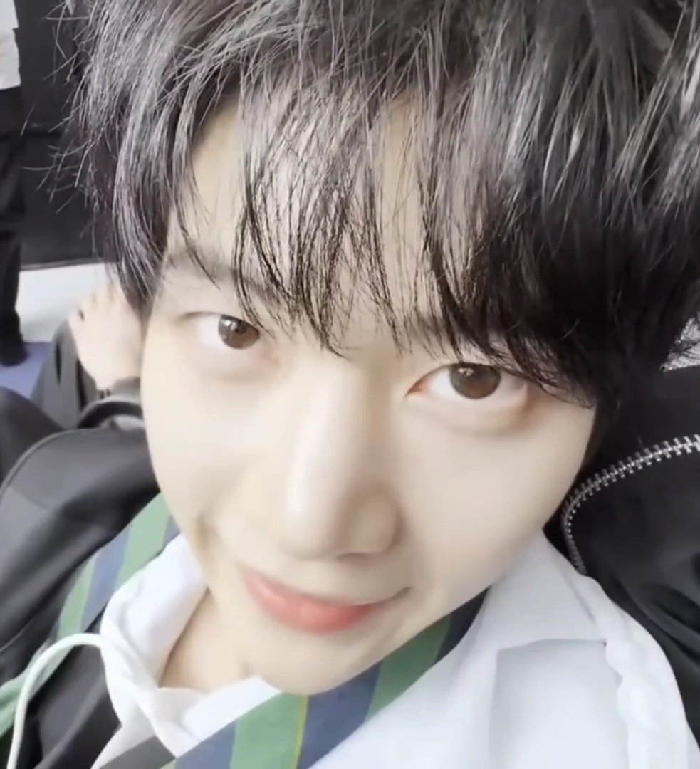mybiasmatthew's tweet photo. 아진짜개귀엽네 https://t.co/yEuV9smX6s
