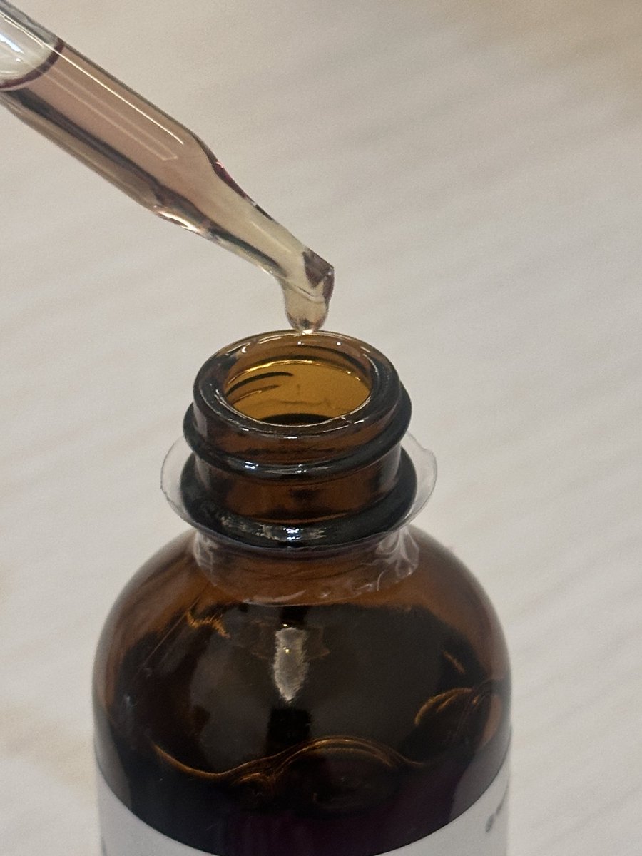 Penyelamat Postpartum Hair Loss aku 😭😭😭😭

Udah tipis, makin tipis karena melahirkan. Grotopia serum ini ngebantu banget buat 
Menumbuhkan baby hair lagi🥹🥹