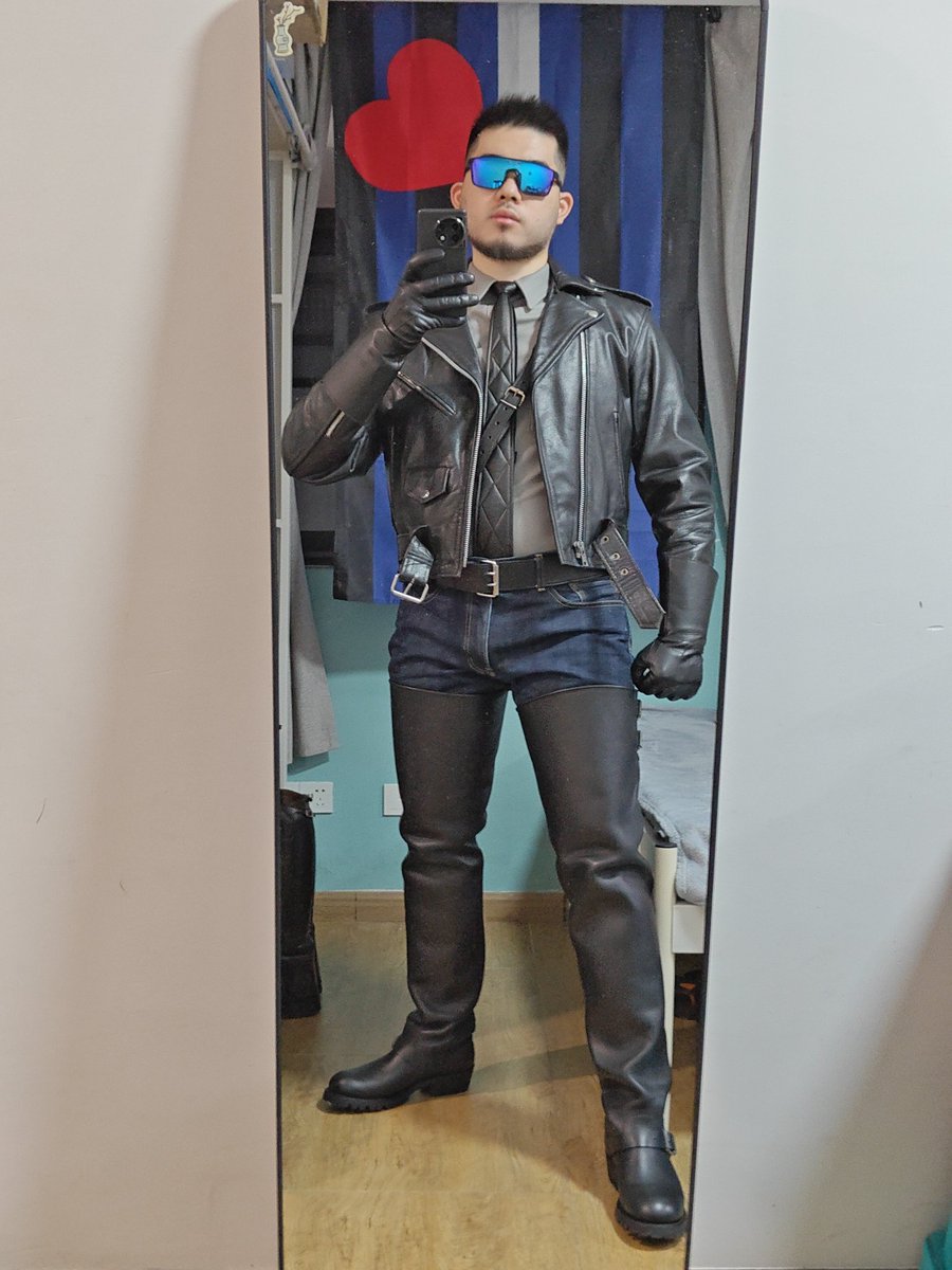 bootedpatrick's tweet image. 哥也来推特观摩观摩😎