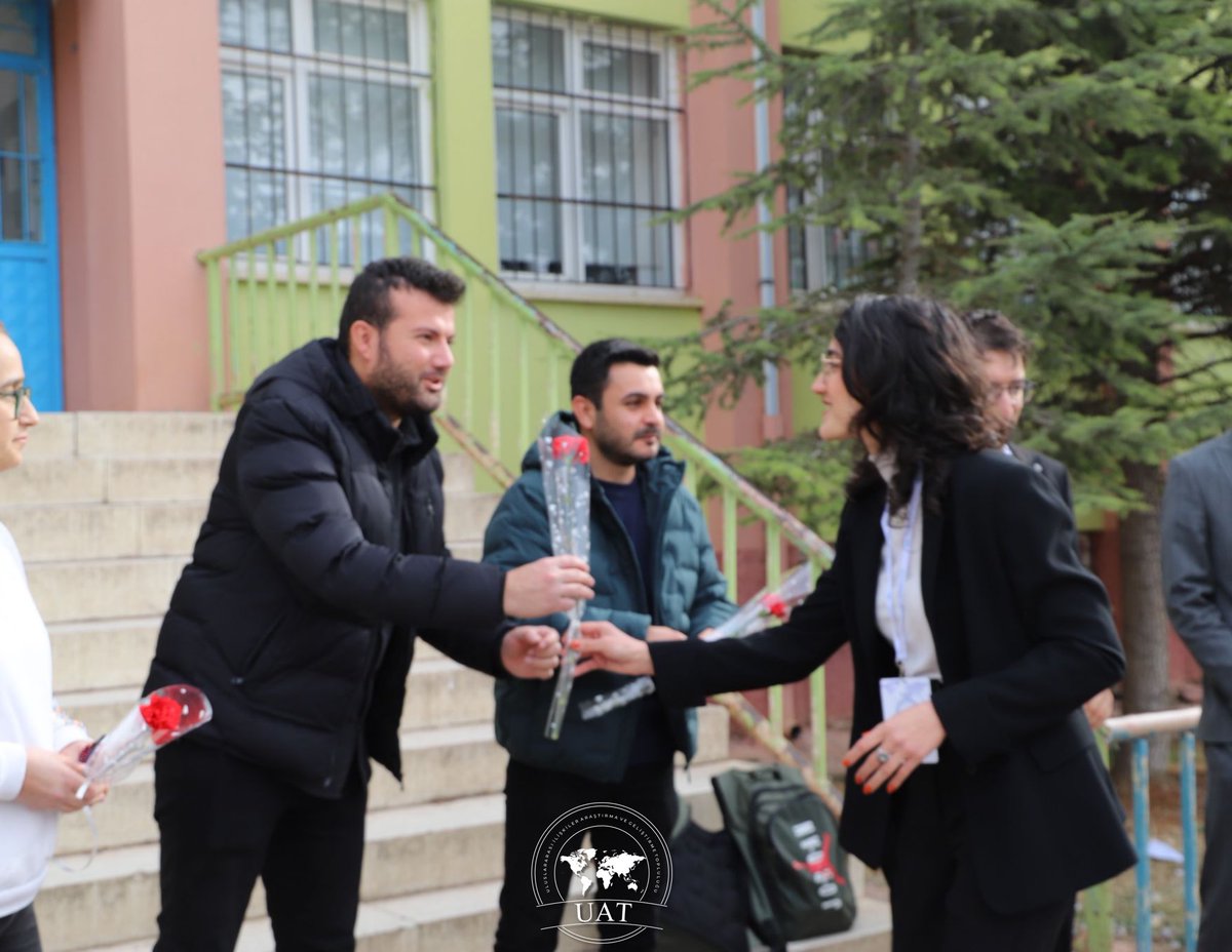 UAT_AHBV's tweet photo. https://t.co/LVy67HveIv
28.11.2025 (sonu sürprizli 🤭) UAT olarak ‘24 Kasım Öğretmenler Günü’ne Özel Köy Okulu Ziyaret’i etkinliğimizde Kerpiç Okulu’nda minik kalplere kitap-kırtasiye desteğinde bulunduk ve değerli öğretmenlerimizi ziyaret ettik.❤️🤍🇹🇷 https://t.co/6yUCRCH44C