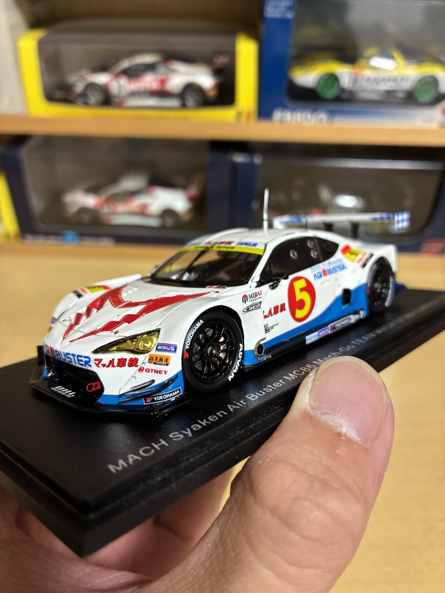 ブラックホール格好良すぎやろがい‼️ ｢今、日本で1番速いGT300マシン