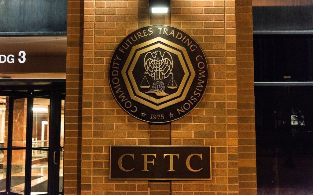 CryptosR_Us's tweet image. CFTC APPROVES SPOT CRYPTO TRADING IN U.S. 🚀 

For the first time, spot crypto like $BTC and $ETH can trade on federally regulated U.S. exchanges.  

Acting Chair Caroline Pham calls it “historic,” bringing strong protections and integrating crypto into the regulated financial…