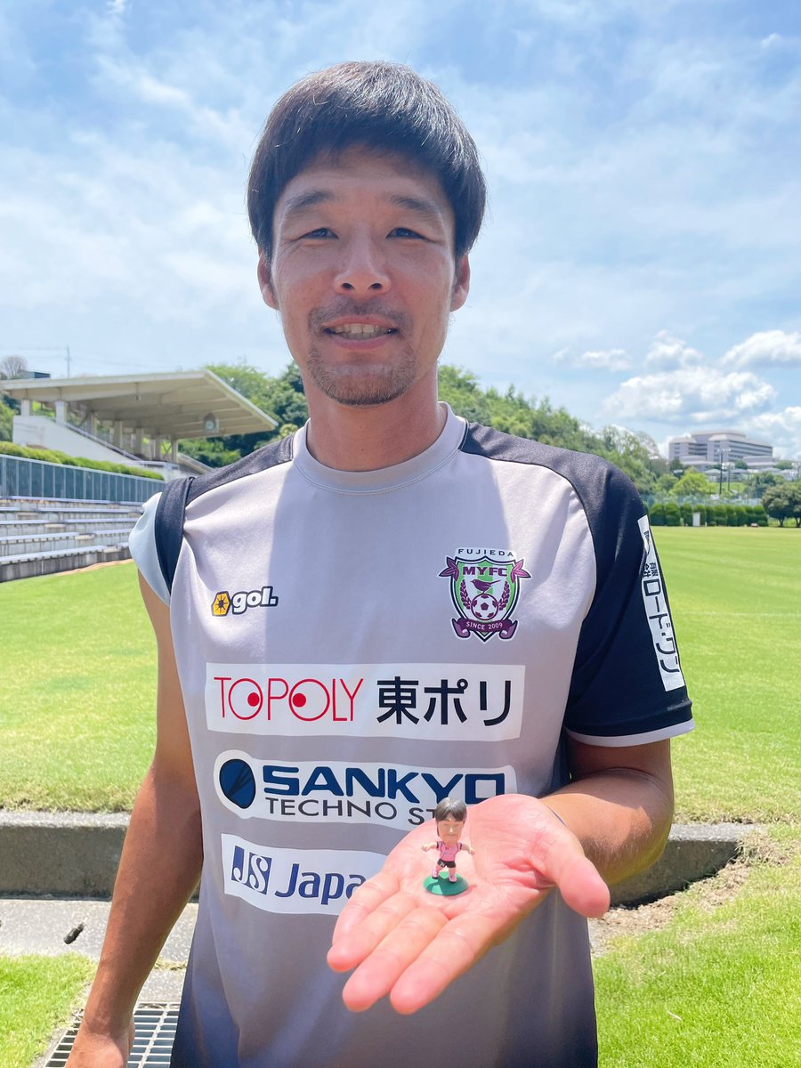 僕の青春を作ってくれた恩師阿部先生！
中学入学当初、隣のクラスの担任が元Jリーガーというところから始まり、中高ずっと体育を教わり、そして教員から藤枝のGKコーチへ。
黒板の前に立っていた先生がスタジアムにいるなんて本当に感慨深かった。
(続)