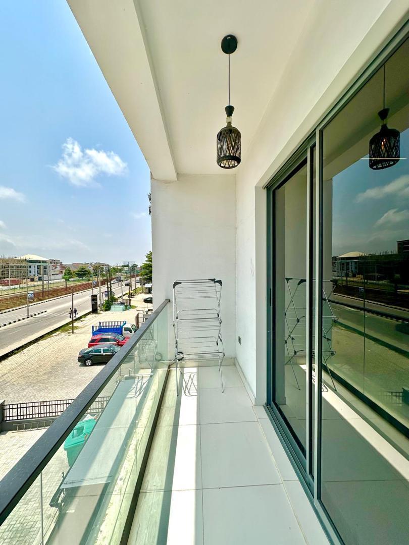 lpmglobal's tweet photo. • 2-Bedroom
•Housekeeping
• CCTV Cameras
• 2nd floor with Elevator
•2 mins away from Purple Lekki

NOTE: STRICTLY NO PARTIES, NO SMOKING &amp; NO PETS ALLOWED

📍Freedom Way, Lekki
Rate: 280,000 per day
Refundable 100k caution fee

Contact Emmanuel: 09064697399 to reserve https://t.co/YPfNkFZIRw
