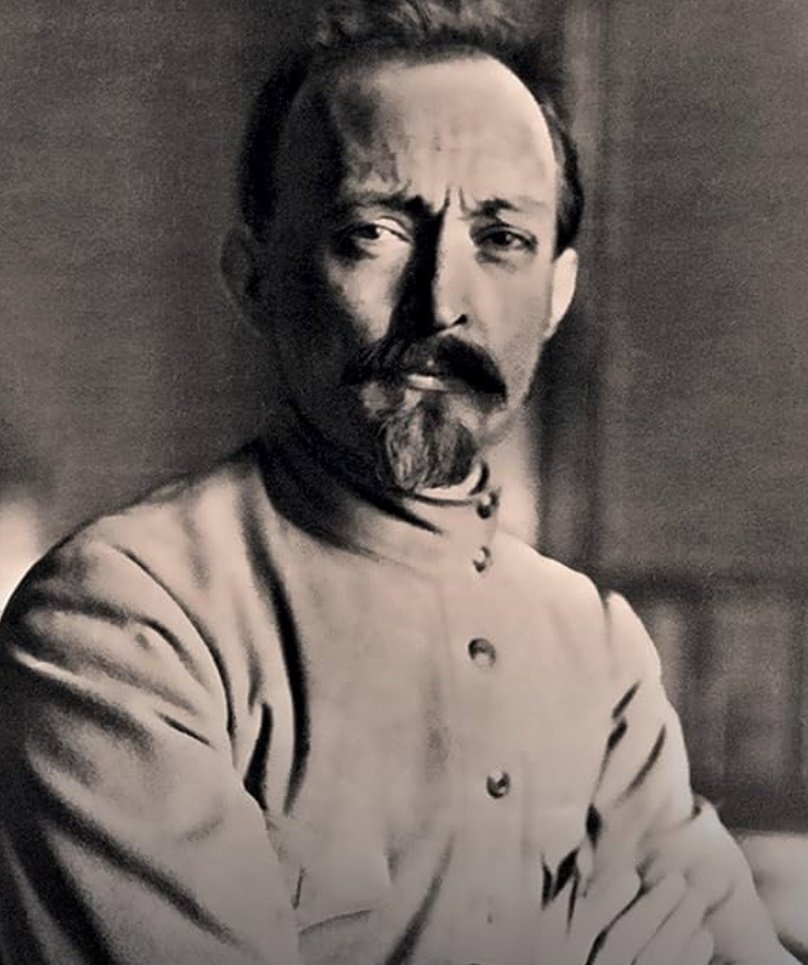 Czyż nie podobni❓
Obaj, kawał Sqwysyna😤