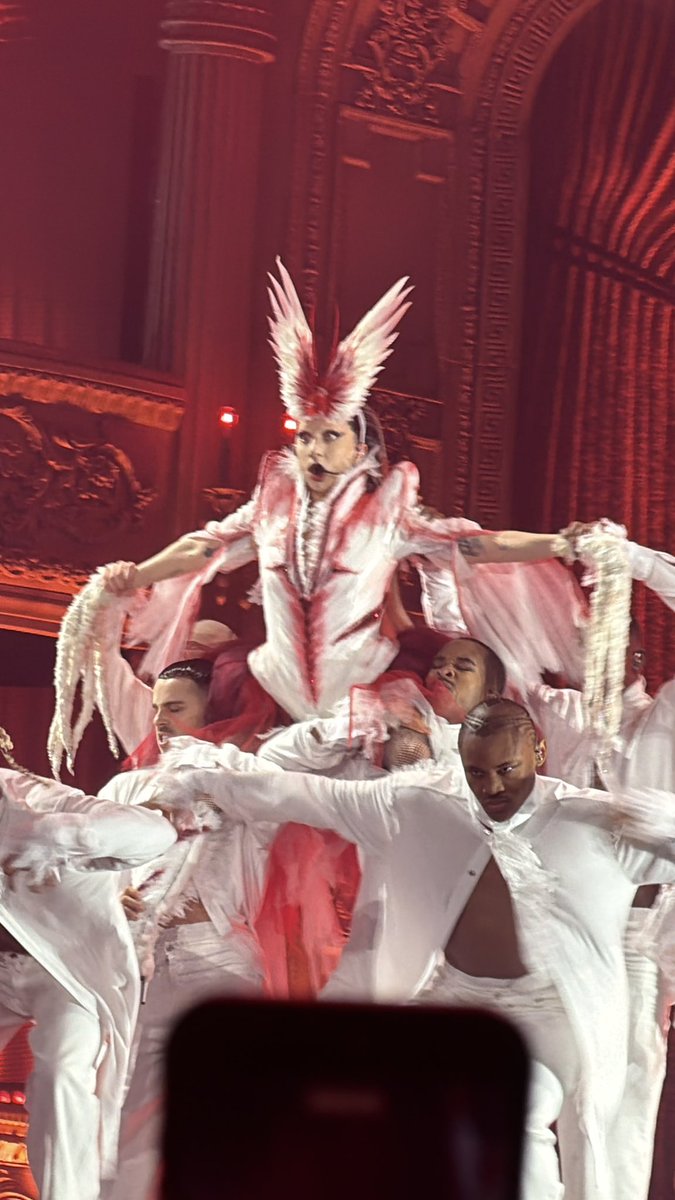 itschesda's tweet photo. Bad romance new outfit and hair #MayhemBallMelbourne @ladygaga https://t.co/PhyOpNx7ai