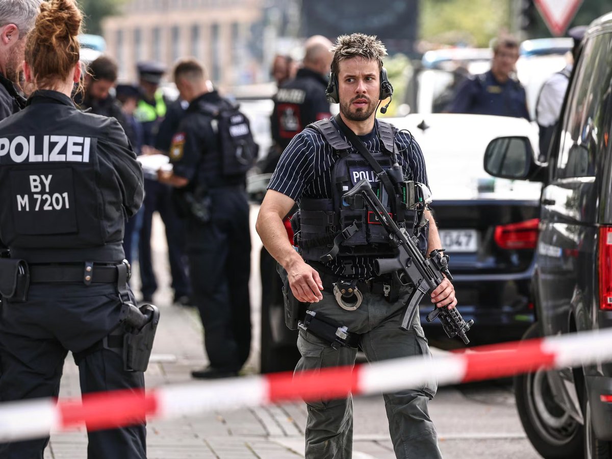 MarioNawfal's tweet image. 🇩🇪🇦🇫 AFGHAN STABS GERMAN TEACHER SIX TIMES - COURT DROPS ATTEMPTED MURDER CHARGE BECAUSE "HE WALKED AWAY"

A 29-year-old Afghan migrant brutally stabbed a 27-year-old German teacher in broad daylight, in a random attack that left her permanently traumatized and afraid to walk…