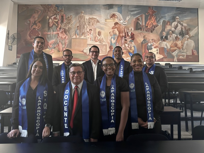 notamedicado's tweet image. Residencia de cirugía general del Hospital Regional Universitario Dr. Antonio Musa y la Filial Este del Colegio Dominicano de Cirujanos celebran certificación en cirugía laparoscópica

@cdcird