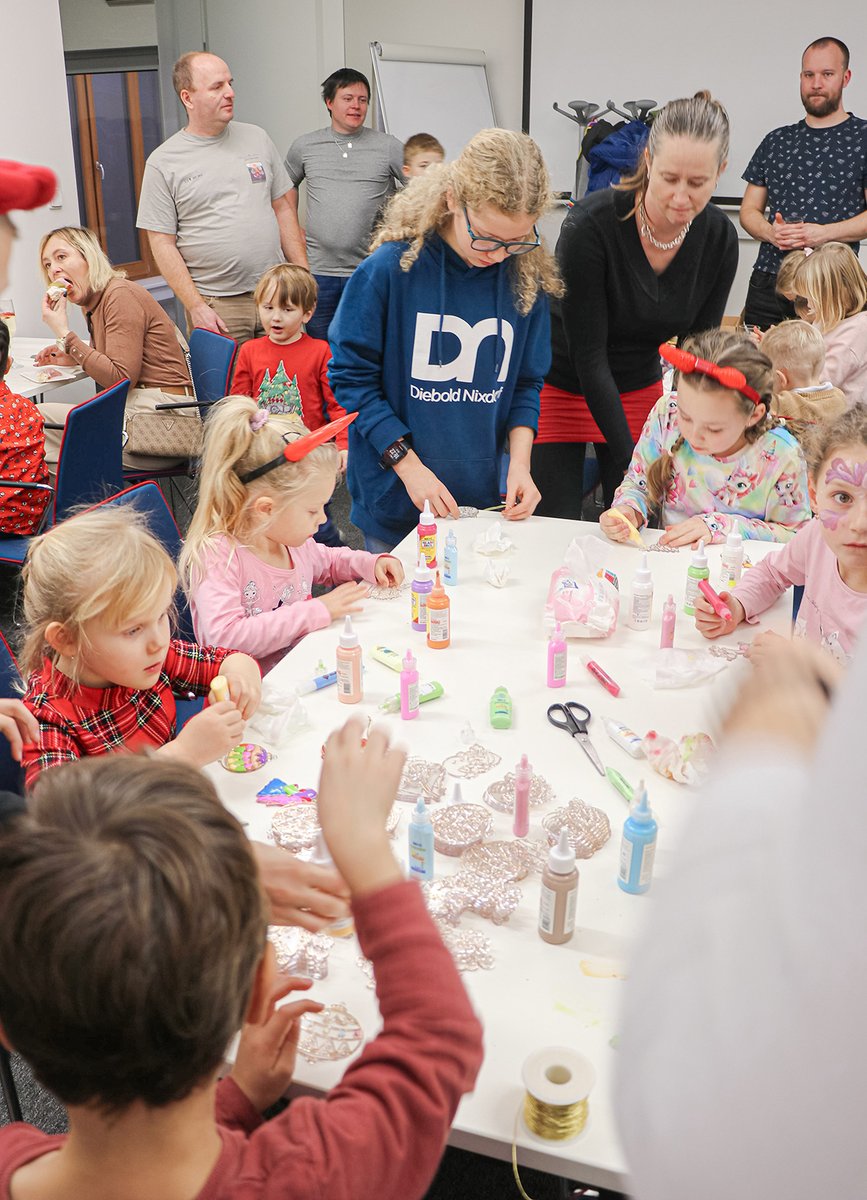 DieboldNixdorf's tweet photo. Holiday cheer across DN!
❄️ Kosice: kids crafted ornaments & met St. Nick
🎅 Pilsen: gifts & fun for 60 little ones
🎄 Belgium: cozy office festivities & tree decorating
Thanks to all who made the season bright! ✨
#WeAreDN #DNproud https://t.co/LewEIH8PDU