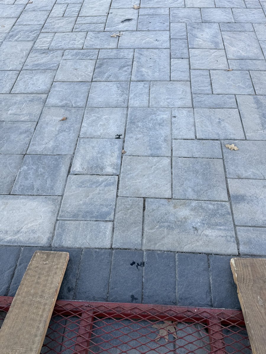 pluckngrit's tweet image. Hey @UPS  how about you fix your trucks and keep them from leaking oil on my driveway.