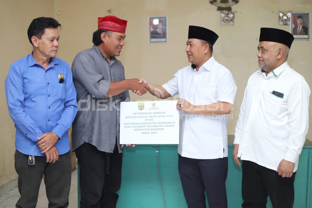 Pemkab Sukabumi menyerahkan rumah layak huni kepada warga Jayabakti sebagai bagian dari program Rutilahu bersama BAZNAS. 

Upaya menghadirkan hunian sehat dan berkeadilan terus diperluas.

Baca beritanya di website Pemkab Sukabumi👇🏻
web.sukabumikab.go.id/web/b/6190.asp

#SukabumiMubarakah