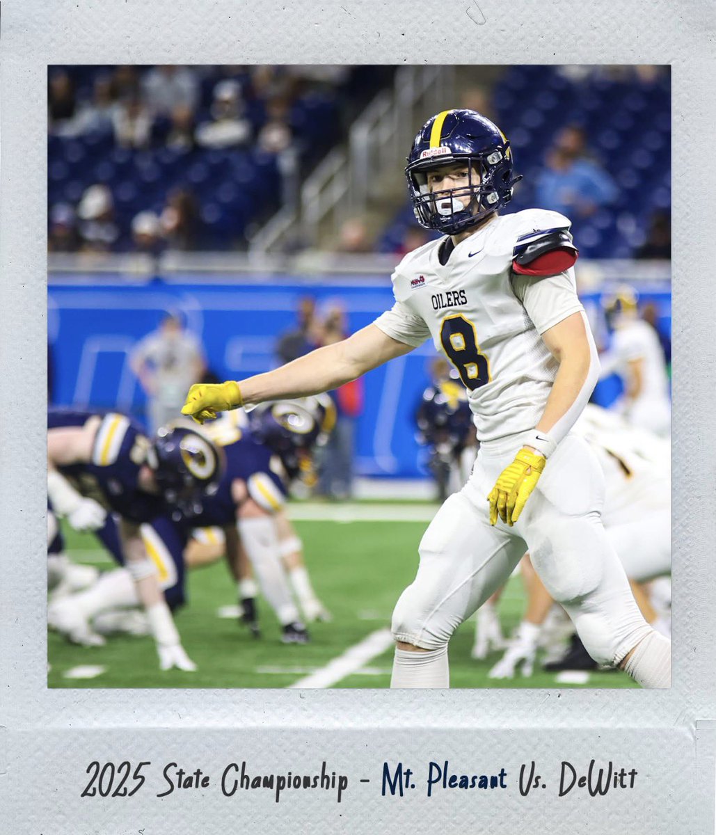 Jmozz80's tweet photo. Senior Year Highlights WR/TE/OLB
c/o 2026
13-1 D3 State Finalist Captain
1st Team All-Conference 
1st Team All-District
2 way Starter

https://t.co/ekqKJfHU0F https://t.co/iB9r1XnmOZ