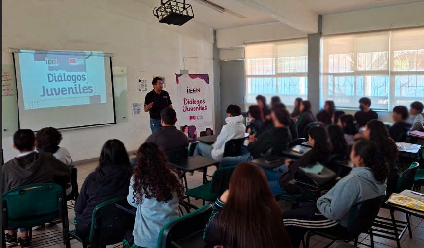 🌟 Impulsando la participación juvenil 🌟
📌Personal  del IEEN visitó el CONALEP Plantel 310 para llevar a cabo la actividad “Diálogos Juveniles” 🙌🎓

🟣En este espacio, conversamos con las y los estudiantes sobre el trabajo que realiza nuestro organismo electoral🗳️✨💬🤝