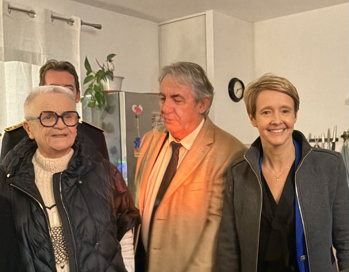 LGarnier44's tweet photo. 3 nouveaux médecins à Ligné dans le pays d’Ancenis grâce à la mobilisation de @MauricePerrion et toute son équipe. Merci à la ministre @FrancoiseGatel pour sa présence à cette inauguration importante pour les habitants du Pays d’Ancenis ! https://t.co/0zumZhvOPr