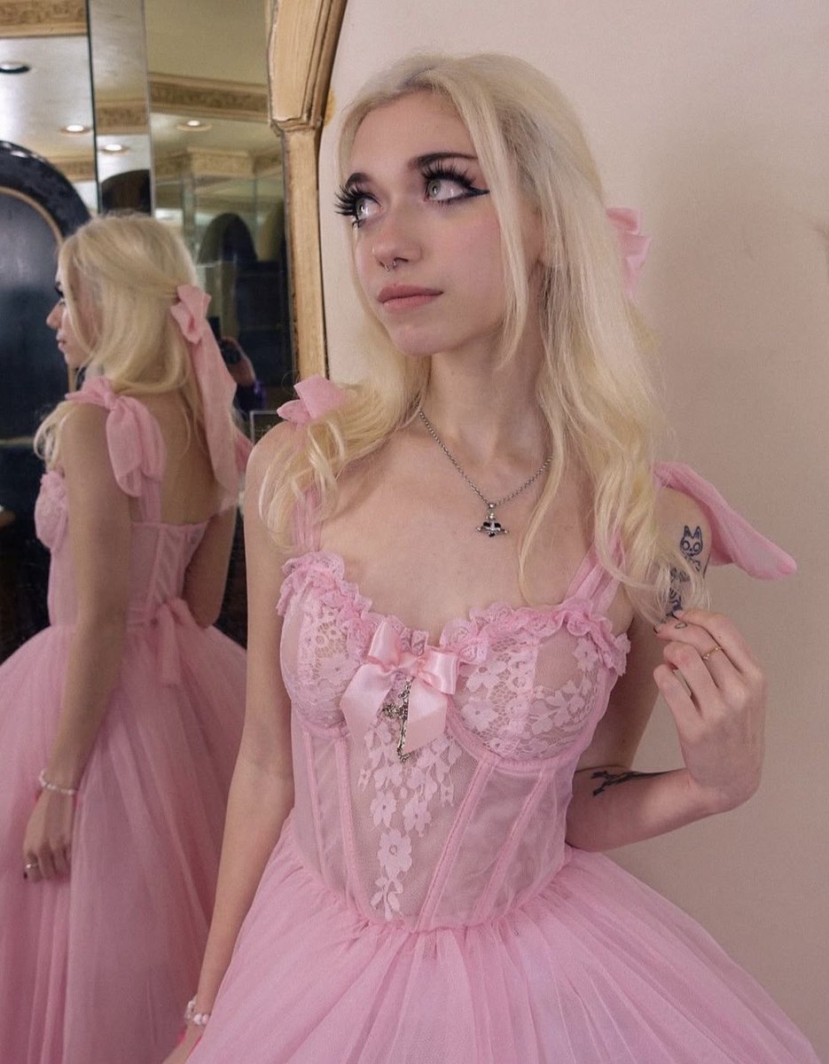 •C•A•M• tweet media