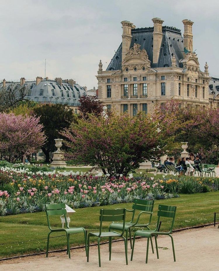 Parisianaes1's tweet photo. Mentally I'm here https://t.co/g2PQ0Gpx1r