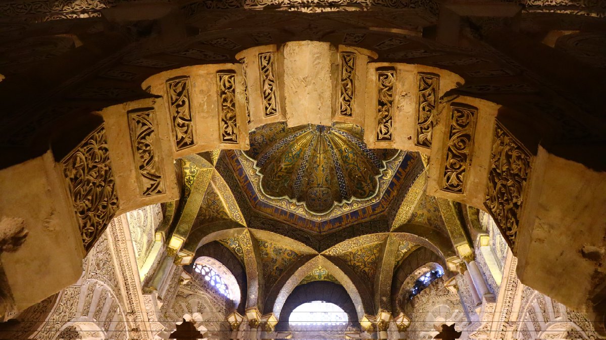 heartefact's tweet photo. great mosque of córdoba, al-andalus. https://t.co/5Gnxbo1snq