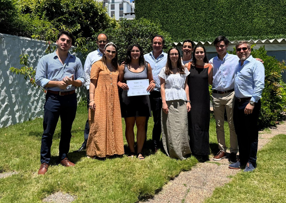 Hoy finalizamos las 8 jornadas del 
Programa "Análisis de la realidad socioeconómica del país en el contexto global". Interesante debate, experiencia y aprendizaje. Gracias al equipo de <a href="/CERES_UY/">CERES</a> por la oportunidad!!