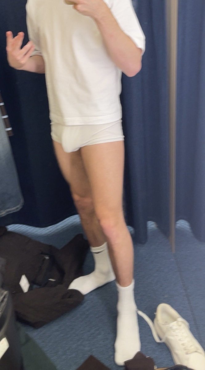 thatboyjoeeyy's tweet photo. Anyone else get turned on while being in fitting rooms😈 https://t.co/P9sMZh0Y3g