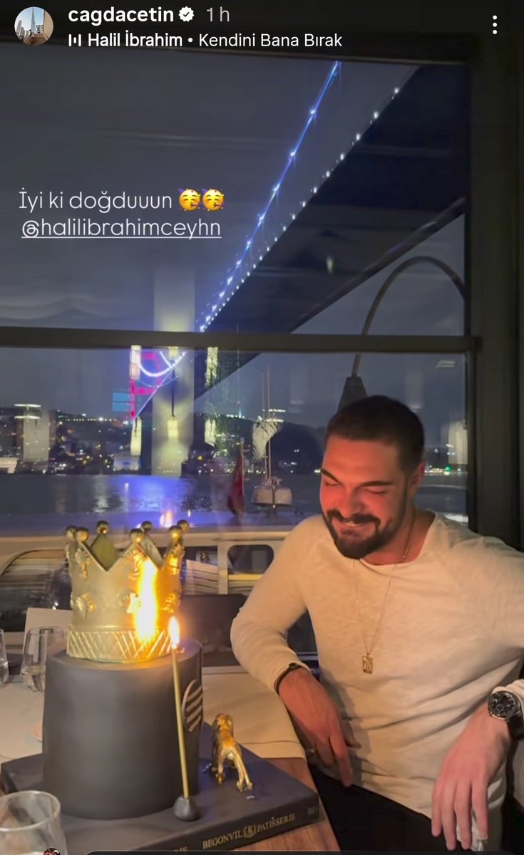 🎊| " Feliz Aniversário 🥳🥳" 

#HalilİbrahimCeyhan via @/cagdacetin