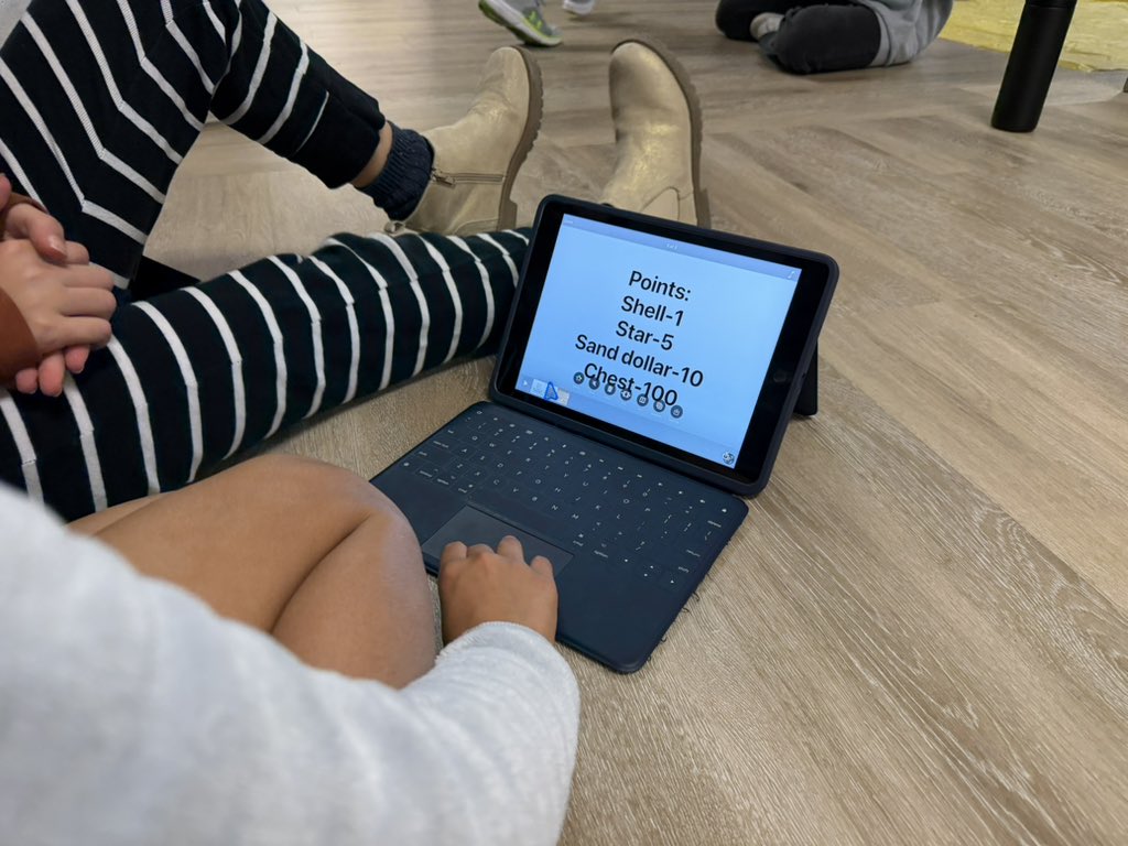 Lindsay Cross tweet media