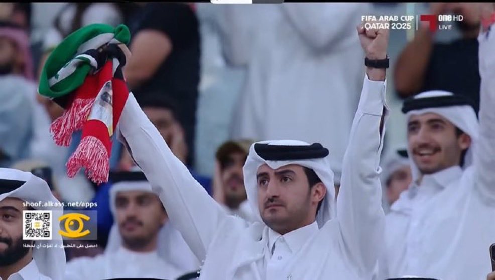 MnbrAE's tweet image. شهدت مباراة الإمارات والجزائر تلاحم خليجي استثنائي 😍

شكراً لكل من ساند المنتخب الاماراتي على ارضية الملعب

🇦🇪 🇶🇦 🇸🇦 🇴🇲 🇧🇭 🇰🇼