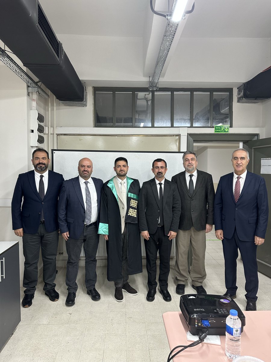 soner_serin's tweet photo. Bugün doktora tez savunmamı gerçekleştirerek doktora sürecini tamamlamış bulunmaktayım. Süreç boyunca bilgi, birikim ve tecrübelerinden her daim yararlandığım danışman hocalarım sayın Prof. Dr. Cihan BAYRAKDAR ve Doç. Dr. Volkan DEDE olmak üzere tüm hocalarıma teşekkür ederim. https://t.co/avCIUCAmNo